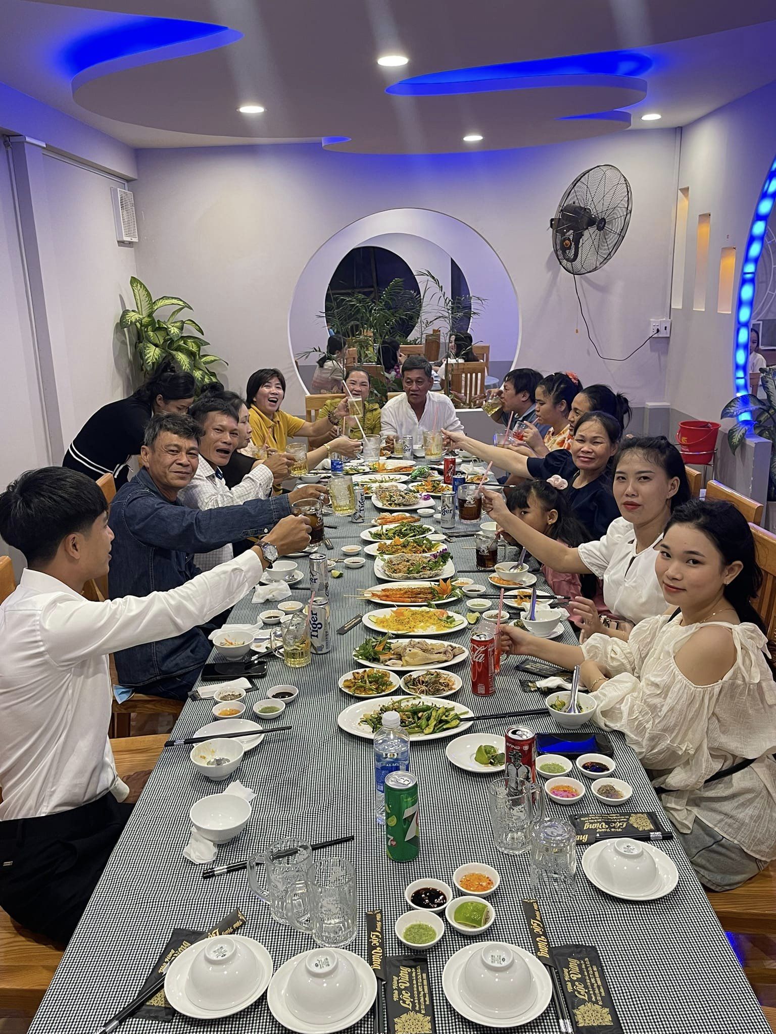 TRẢI NGHIỆM THỰC KHÁCH